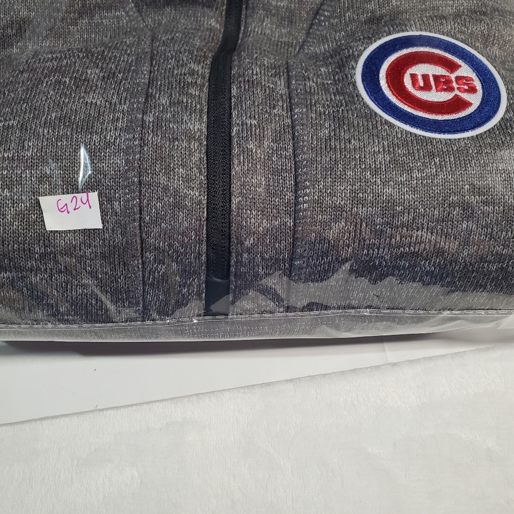 Gray Half-Zip Pullover with Cubs Logo - Picture 14 of 15